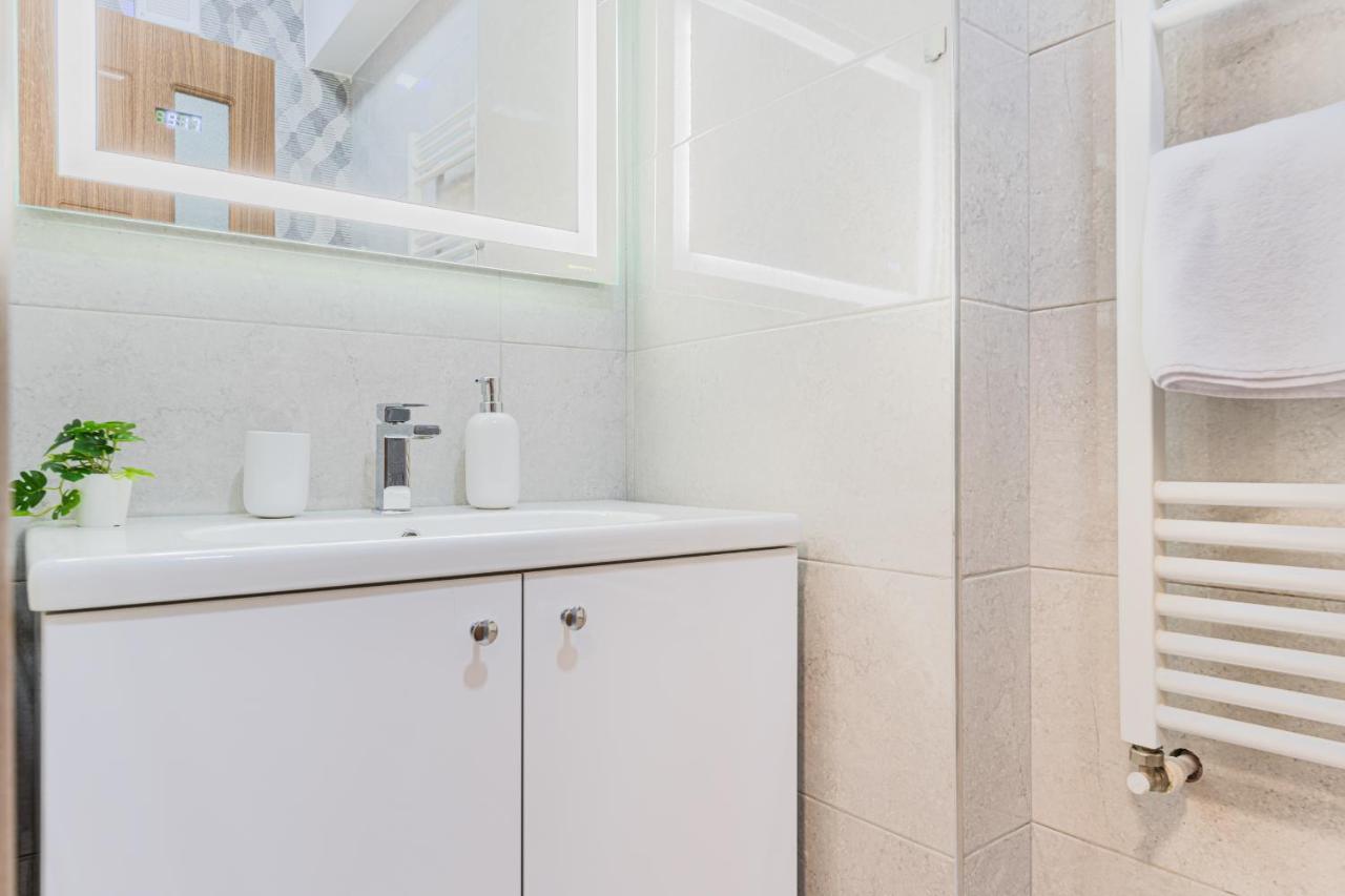 Isaran 2D4E Apartment Брашов Екстериор снимка